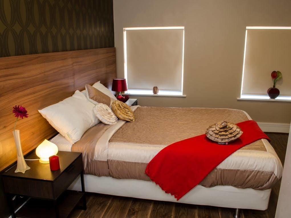 Trivelles Liverpool Extérieur photo